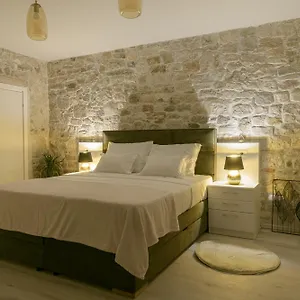 rooms-bartul.hotels-in-trogir.com/